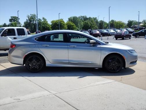 2016 Chrysler 200 LX