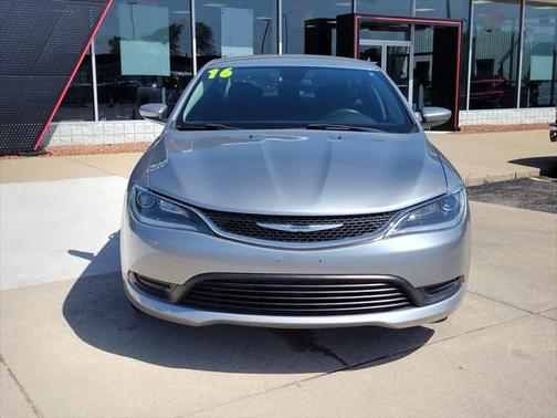 2016 Chrysler 200 LX