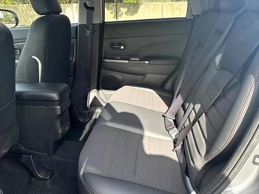 2024 Mitsubishi Outlander Sport SE