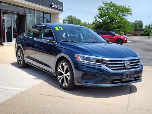 Blue Metallic 2021 Volkswagen Passat 2.0T SE