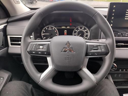 2025 Mitsubishi Outlander ES 2.5 S-AWC
