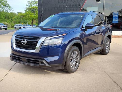 Deep Ocean Blue Pearl 2025 Nissan Pathfinder SV FWD