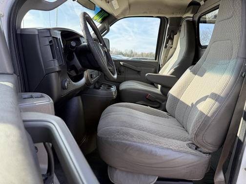 2016 GMC Savana 2500 Work Van