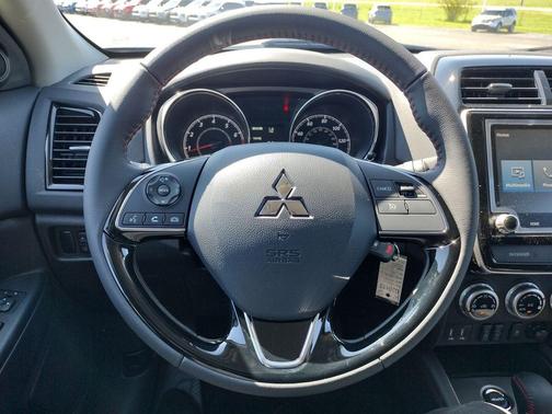 Labrador Black Pearl 2026 Mitsubishi Outlander Sport 2.0 LE