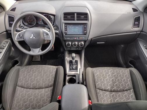 Labrador Black Pearl 2024 Mitsubishi Outlander Sport 2.0 ES