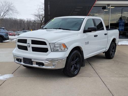 2016 RAM 1500 SLT