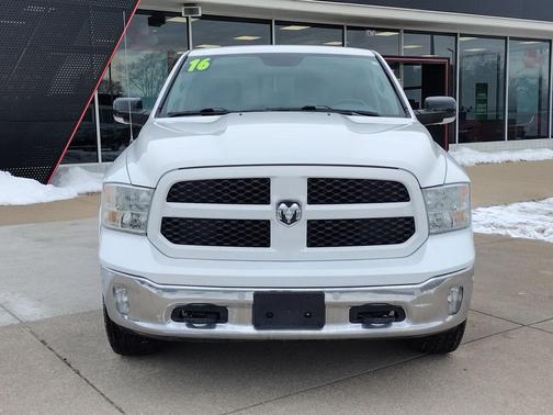 2016 RAM 1500 SLT