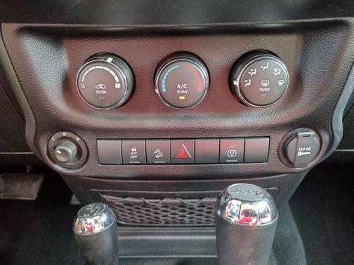 2018 Jeep Wrangler JK Sahara