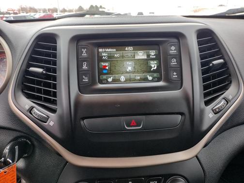 2016 Jeep Cherokee Sport