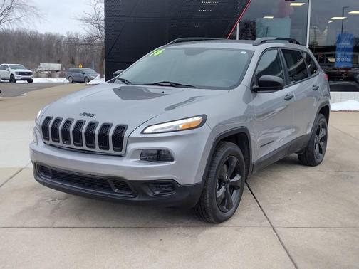 2016 Jeep Cherokee Sport