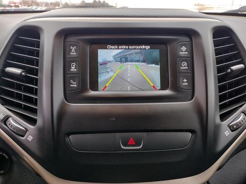 2016 Jeep Cherokee Sport