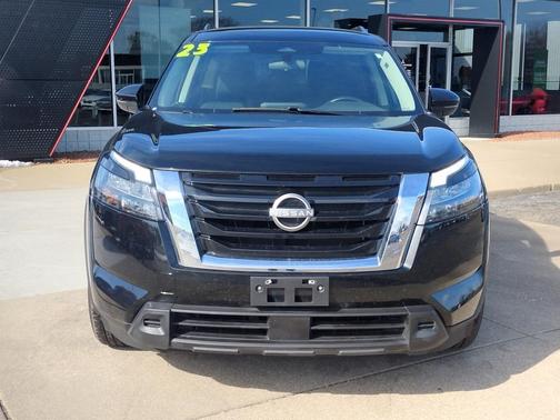 2023 Nissan Pathfinder SV 4WD
