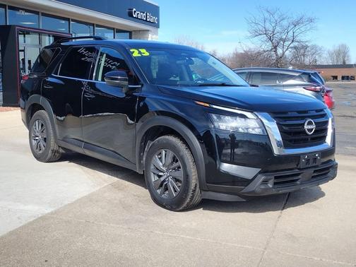 2023 Nissan Pathfinder SV 4WD