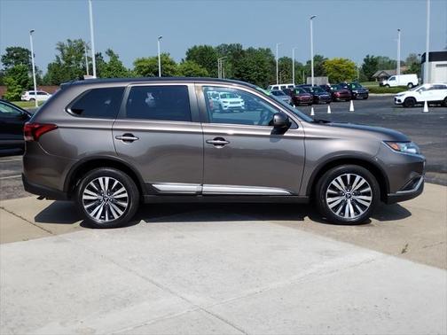 2020 Mitsubishi Outlander SE