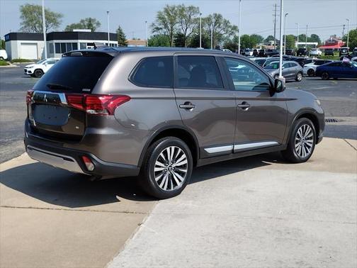 2020 Mitsubishi Outlander SE