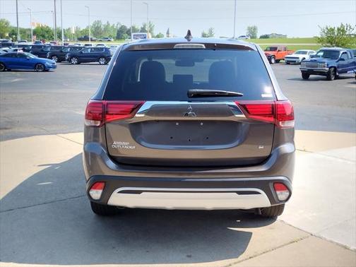 2020 Mitsubishi Outlander SE
