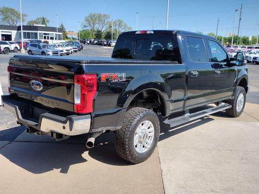 Shadow Black 2018 Ford F-250 XLT