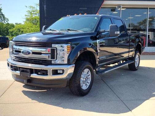 Shadow Black 2018 Ford F-250 XLT