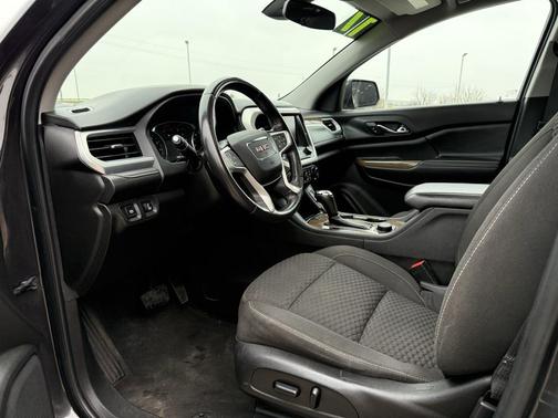 2017 GMC Acadia SLE-2