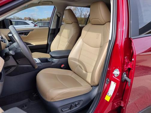 2025 Toyota RAV4 Hybrid XLE Premium