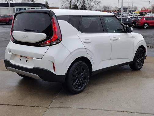 2023 Kia Soul LX