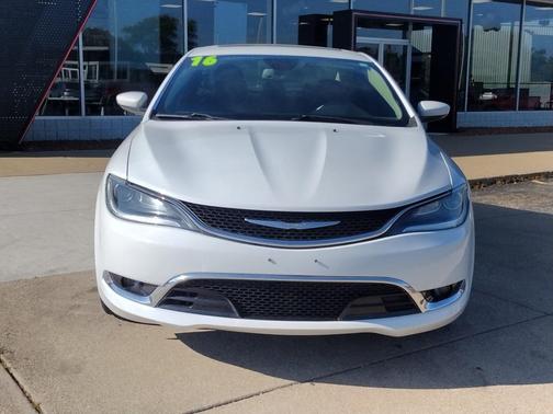 2016 Chrysler 200 C