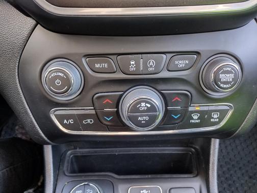 2022 Jeep Cherokee Trailhawk