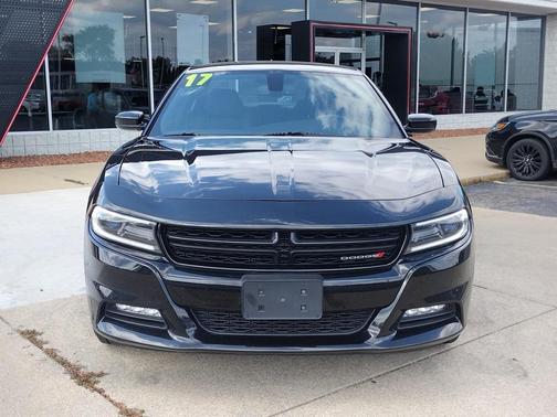 2017 Dodge Charger SXT