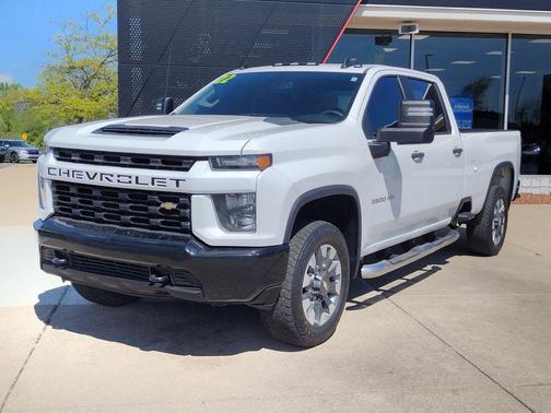 Summit White 2022 Chevrolet Silverado 2500 Custom