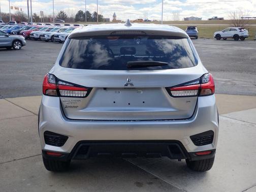 2025 Mitsubishi Outlander Sport SE