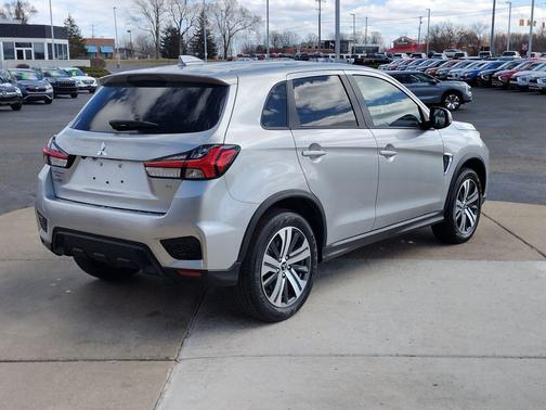 2025 Mitsubishi Outlander Sport SE