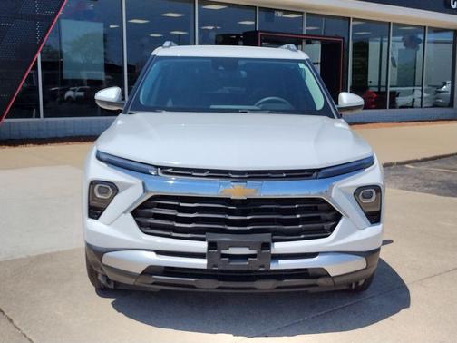 Summit White 2025 Chevrolet Trailblazer LT