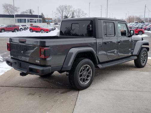 2021 Jeep Gladiator Overland