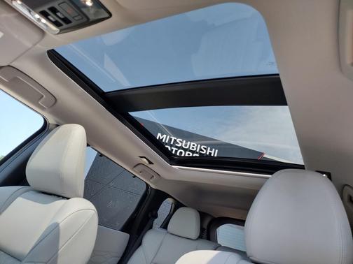 2025 Mitsubishi Outlander PLATINUM EDITION 2.5 S-AWC