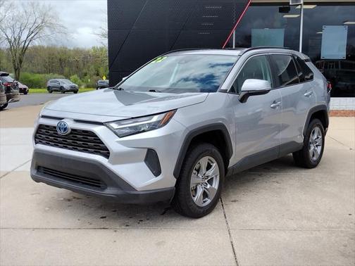 2022 Toyota RAV4 Hybrid XLE