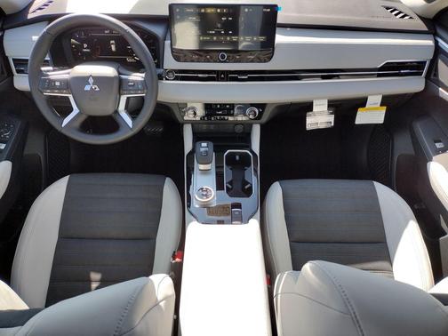 Black Diamond 2026 Mitsubishi Outlander SE 1.5T S-AWC