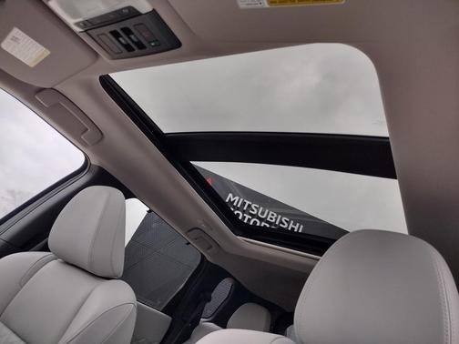 2025 Mitsubishi Outlander PHEV SEL