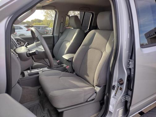 2015 Nissan Frontier SV