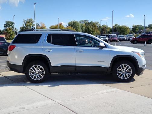2018 GMC Acadia SLE-2