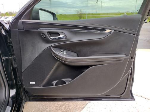 Black 2018 Chevrolet Impala 2LZ