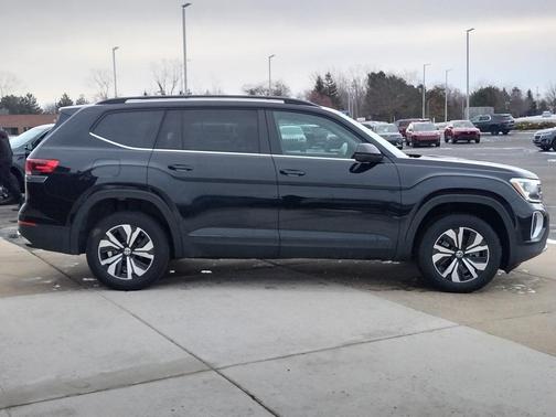2024 Volkswagen Atlas 2.0T SE