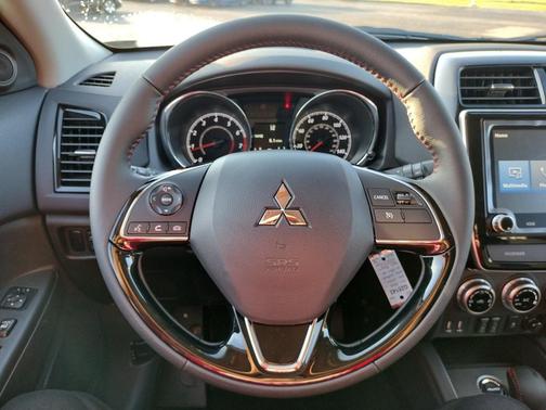 2025 Mitsubishi Outlander Sport 2.0 LE