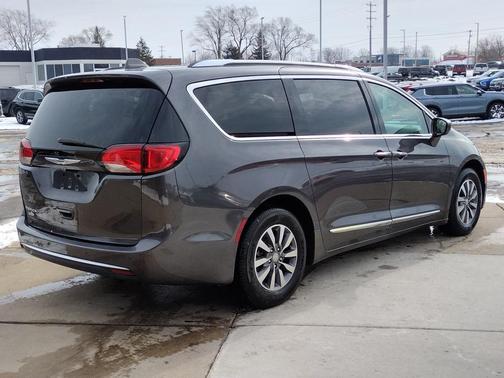 2020 Chrysler Pacifica Touring-L Plus