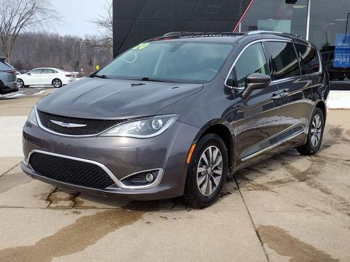 2020 Chrysler Pacifica Touring-L Plus