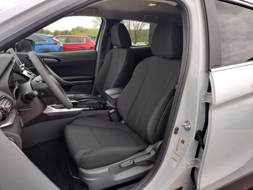 White Diamond 2026 Mitsubishi Eclipse Cross ES