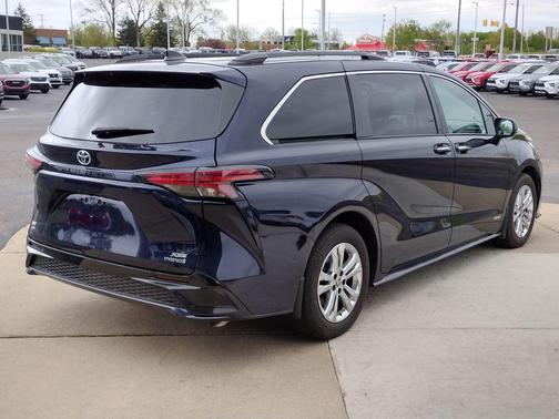 Blueprint 2021 Toyota Sienna XSE 7 Passenger
