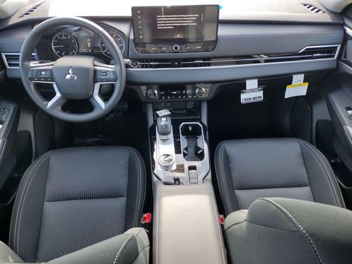 White Diamond 2026 Mitsubishi Outlander ES 1.5T S-AWC