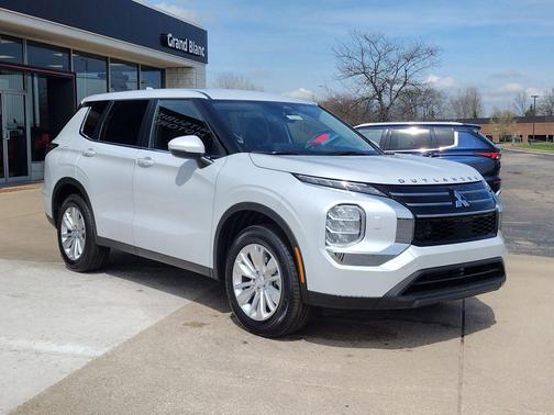 White Diamond 2026 Mitsubishi Outlander ES 1.5T S-AWC