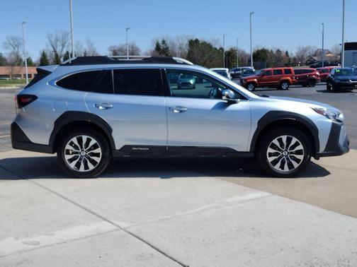 Ice Silver Metallic 2024 Subaru Outback Touring