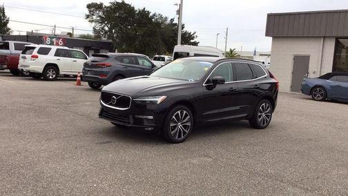 2022 Volvo XC60 B5 Momentum
